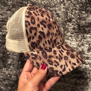 Ponytail leopard cap